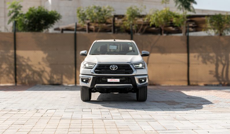 
2026 Toyota Hilux SGLX 2.8L AT Diesel (White-Red) full									
