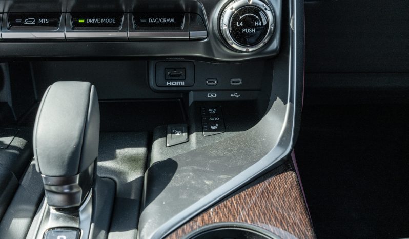 
2026 Lexus Signature LX700h 3.5L AT Hybrid-With Auto Park full									