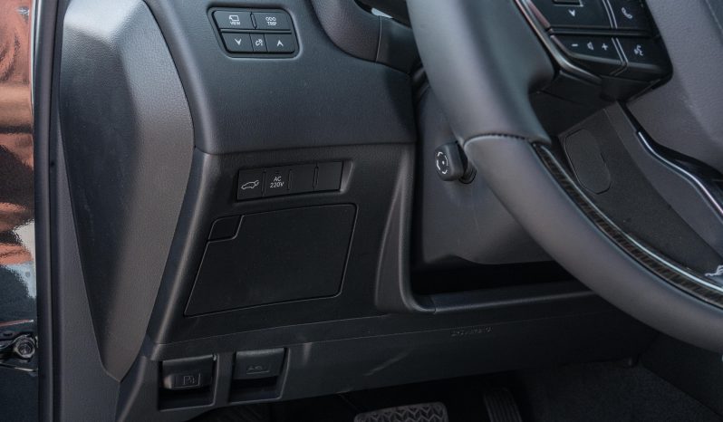 
2026 Lexus Signature LX700h 3.5L AT Hybrid-With Auto Park full									