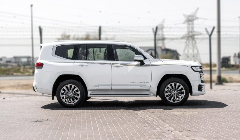 
2026 Toyota Land Cruiser VXR 3.5L AT Petrol (White-Red) full									