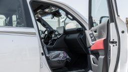 
2026 Toyota Land Cruiser VXR 3.5L AT Petrol (White-Red) full									