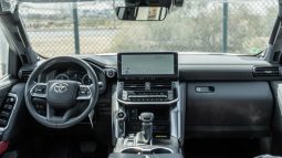 
2026 Toyota Land Cruiser VXR 3.5L AT Petrol (White-Red) full									