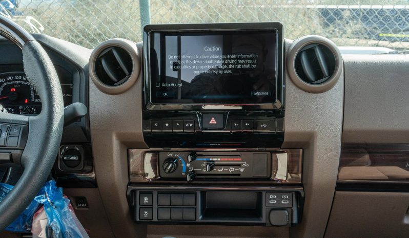 
2026 Toyota LC79 2.8L MT Diesel (White-Brown) full									