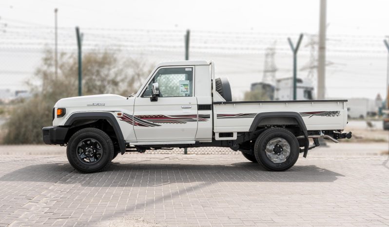 
2026 Toyota LC79 2.8L MT Diesel (White-Brown) full									