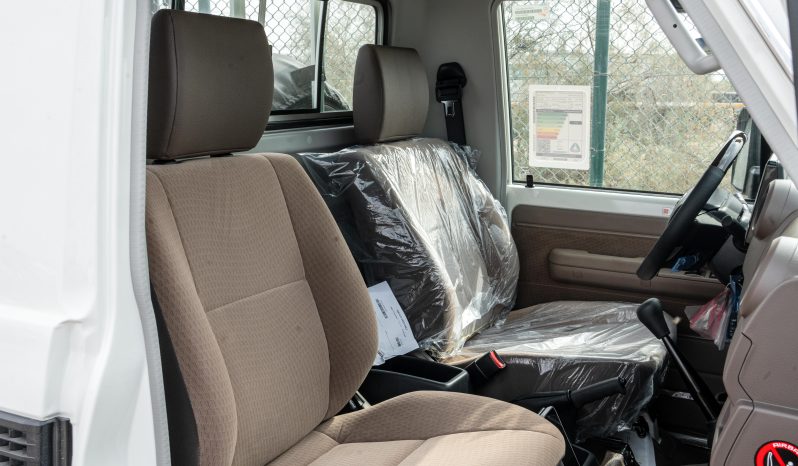 
2026 Toyota LC79 2.8L MT Diesel (White-Brown) full									