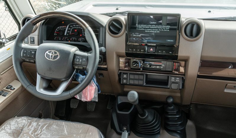 
2026 Toyota LC79 2.8L MT Diesel (White-Brown) full									