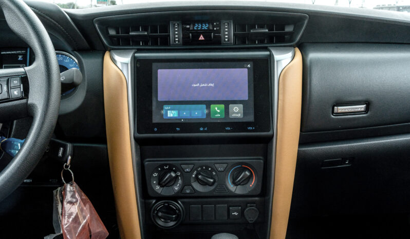 
								2026 Toyota Fortuner GX 2.7L AT Petrol 4WD (Black-Tan) full									