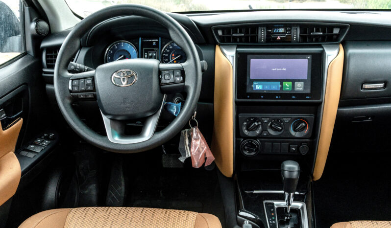 
								2026 Toyota Fortuner GX 2.7L AT Petrol 4WD (Black-Tan) full									