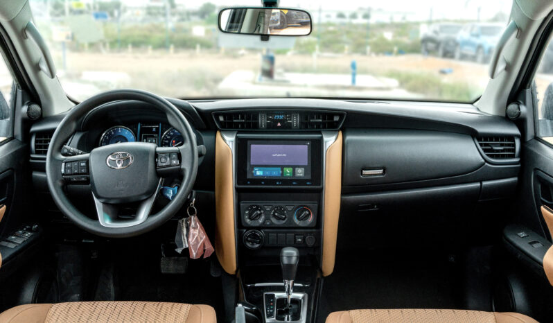 
								2026 Toyota Fortuner GX 2.7L AT Petrol 4WD (Black-Tan) full									