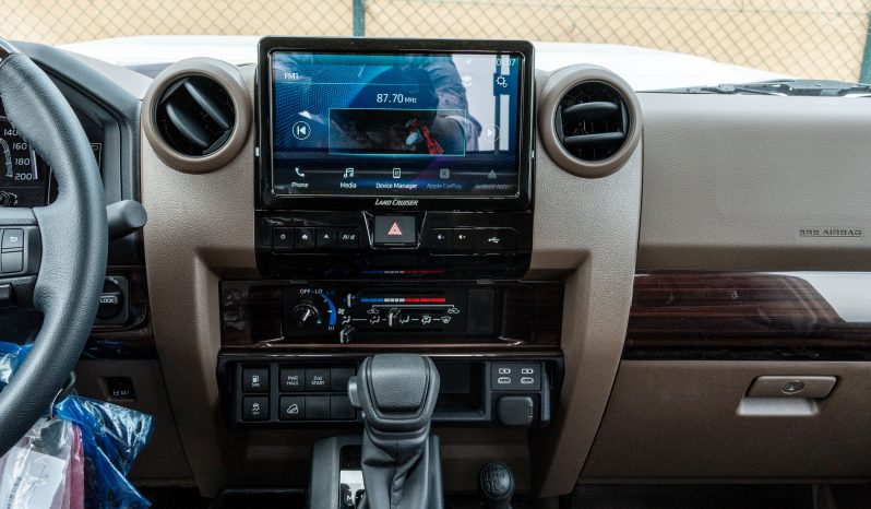 
2026 Toyota LC79 2.8L AT Diesel Full Option (White-Brown) full									