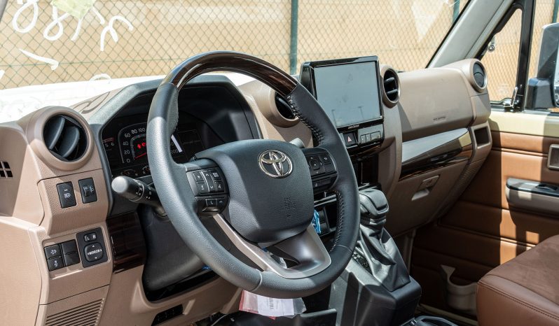 
2026 Toyota LC79 2.8L AT Diesel Full Option (Grey-Brown) full									