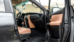 
										2026 Toyota Fortuner GX 2.7L AT Petrol 4WD (Black-Tan) full									