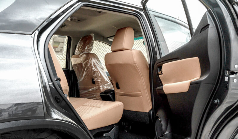 
								2026 Toyota Fortuner GX 2.7L AT Petrol 4WD (Black-Tan) full									