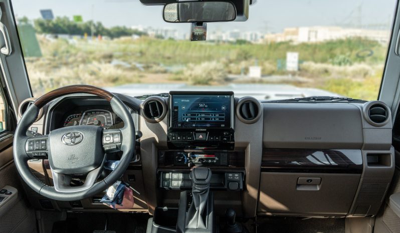 
2026 Toyota Land Cruiser LC76 4.0L AT Petrol (With Radar) Grey full									