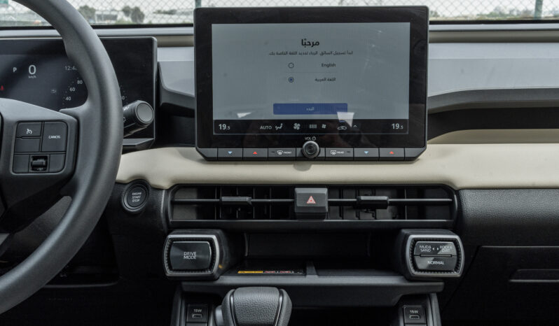 
								2026 Toyota Rav4 XLE 4×4 2.0L AT Petrol AWD (White-Beige) full									