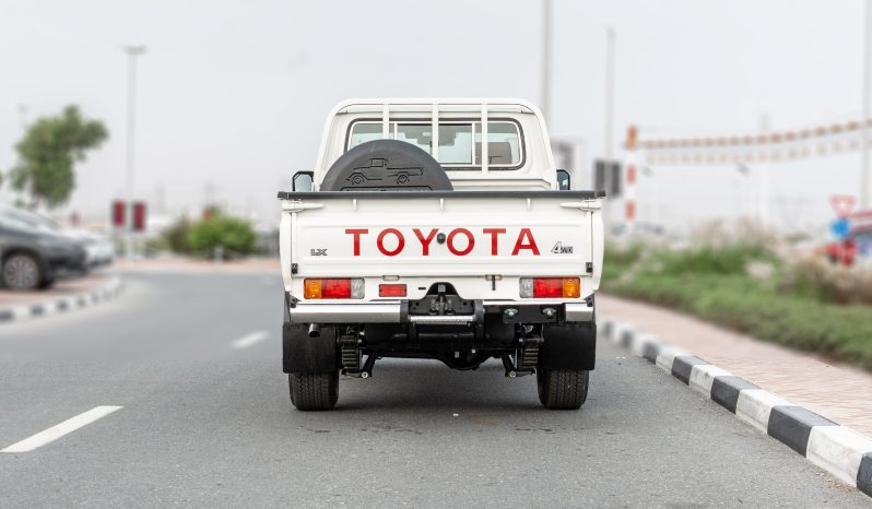 
2026 Toyota LC79 2.8L AT Diesel Full Option (White-Brown) full									