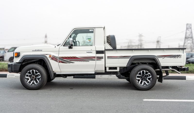 
2026 Toyota LC79 2.8L AT Diesel Full Option (White-Brown) full									