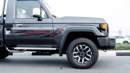 
										2026 Toyota Land Cruiser LC79 4.0L AT Petrol Full Option (Grey) full									