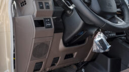 
										2026 Toyota Land Cruiser LC76 4.0L AT Petrol (Mid Option) Beige full									