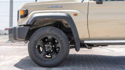 
										2026 Toyota Land Cruiser LC76 4.0L AT Petrol (Mid Option) Beige full									
