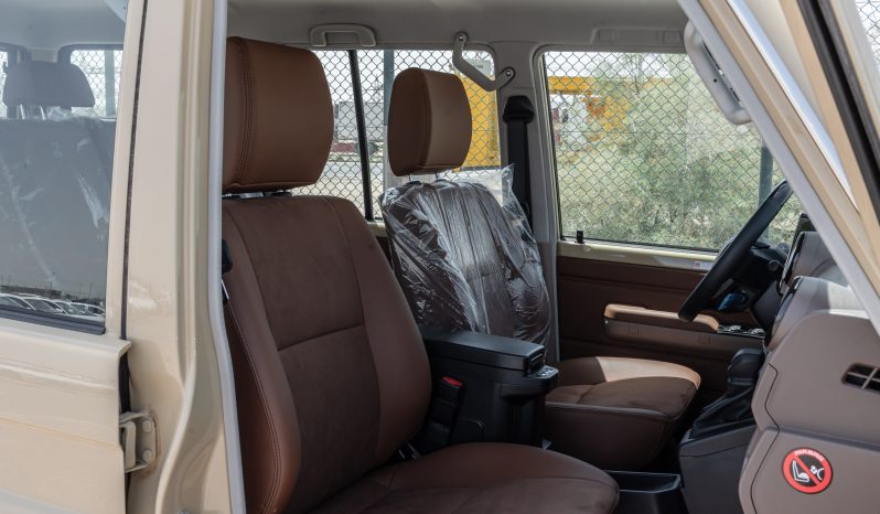 
2026 Toyota Land Cruiser LC76 2.8L AT Diesel Full Option (Beige) full									