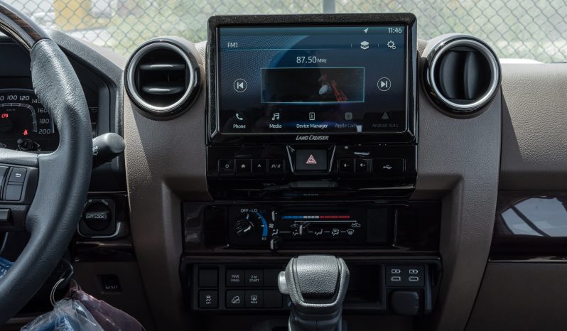 
2026 Toyota Land Cruiser LC76 2.8L AT Diesel Full Option (Beige) full									