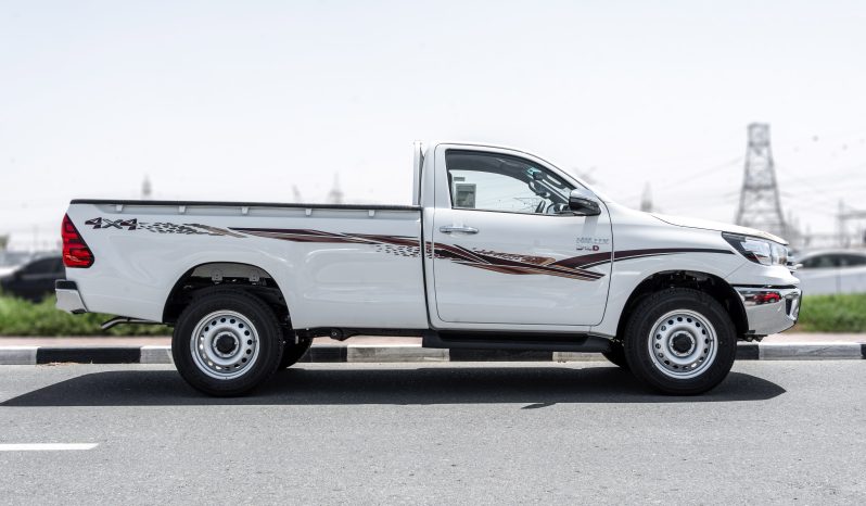 
2026 Toyota Hilux GL2 2.8L AT Diesel (White-Red) full									