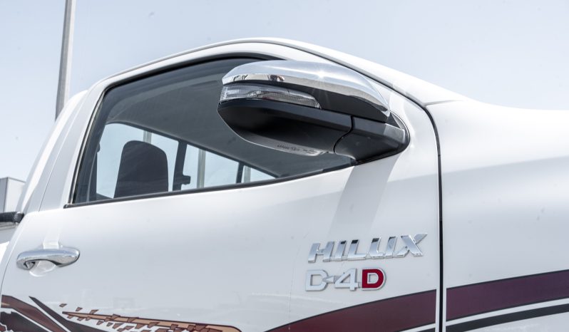 
2026 Toyota Hilux GL2 2.8L AT Diesel (White-Red) full									