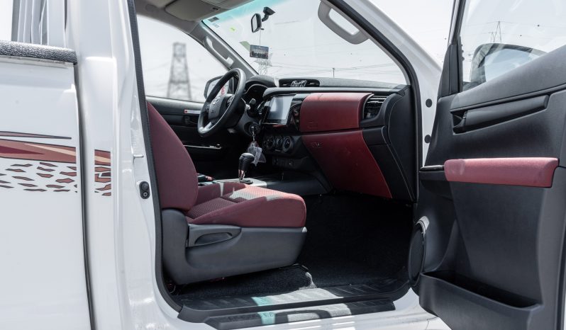 
2026 Toyota Hilux GL2 2.8L AT Diesel (White-Red) full									