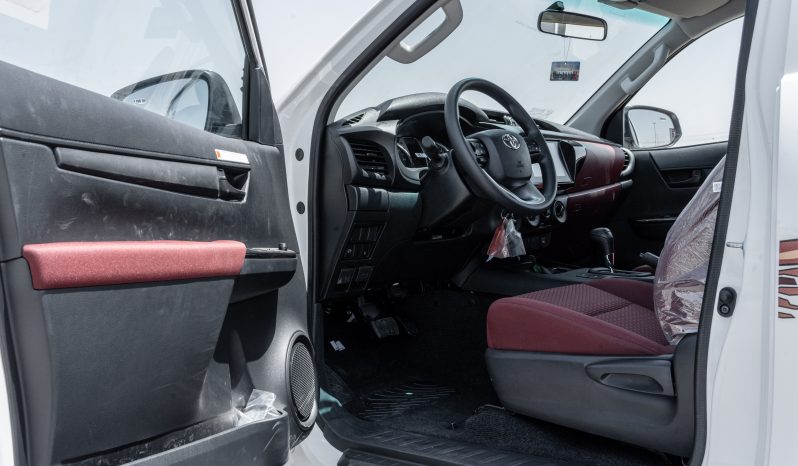 
2026 Toyota Hilux GL2 2.8L AT Diesel (White-Red) full									