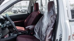 
2026 Toyota Hilux GL2 2.8L AT Diesel (White-Red) full									