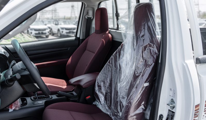 
2026 Toyota Hilux GL2 2.8L AT Diesel (White-Red) full									