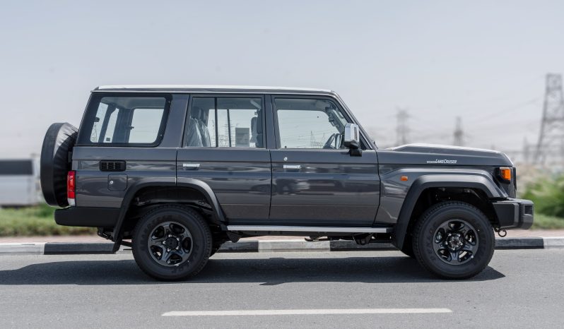 
2026 Toyota Land Cruiser LC76 4.0L AT Petrol (With Radar) Grey full									