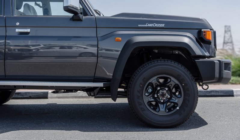 
2026 Toyota Land Cruiser LC76 4.0L AT Petrol (With Radar) Grey full									