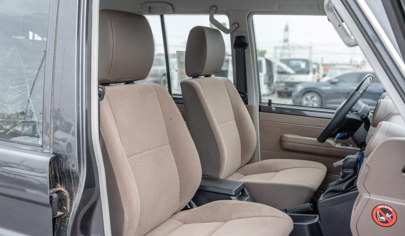 
2026 Toyota Land Cruiser LC76 4.0L AT Petrol (Grey-Brown) Basic full									