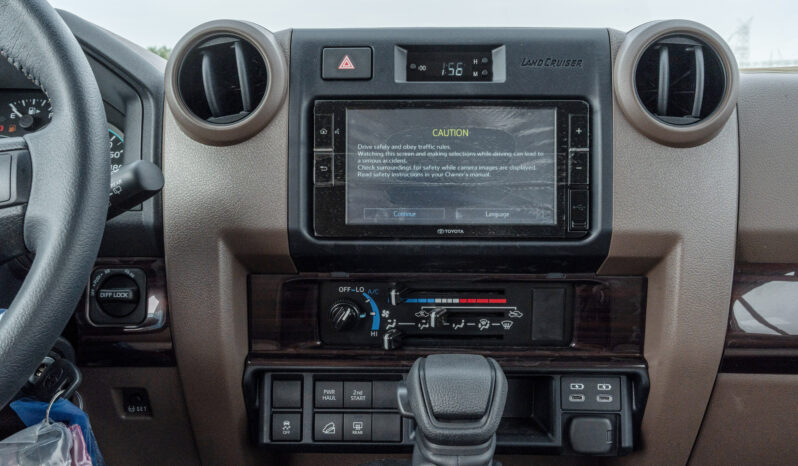 
								Toyota Land Cruiser LC76 4.0L AT Petrol (Beige-Brown) Basic full									