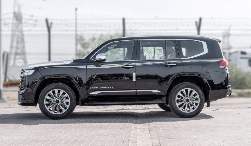 
2026 Toyota Land Cruiser VXR 3.5L AT Petrol (Black-Red) Omani full									