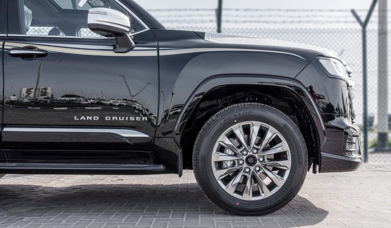 
2026 Toyota Land Cruiser VXR 3.5L AT Petrol (Black-Red) Omani full									