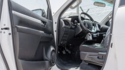 
										2026 Toyota Hilux 2.4L MT Diesel DC (White-Black) full									