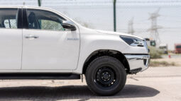 
										2026 Toyota Hilux 2.4L MT Diesel DC (White-Black) full									