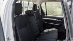
										2026 Toyota Hilux 2.4L MT Diesel DC (White-Black) full									