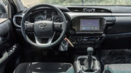
										2026 Toyota Hilux 2.4L MT Diesel DC (White-Black) full									