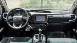 
										2026 Toyota Hilux 2.4L MT Diesel DC (White-Black) full									