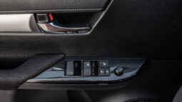 
2025 Toyota Hilux SGLX 2.4L MT Diesel (White-Black) full									