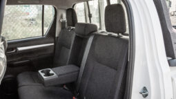 
2025 Toyota Hilux SGLX 2.4L MT Diesel (White-Black) full									