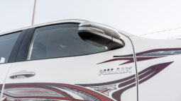 
2025 Toyota Hilux SGLX 2.4L MT Diesel (White-Black) full									