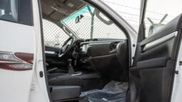 
2025 Toyota Hilux SGLX 2.4L MT Diesel (White-Black) full									