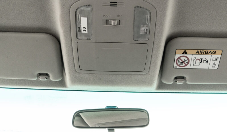 
2025 Toyota Hilux SGLX 2.4L MT Diesel (White-Black) full									