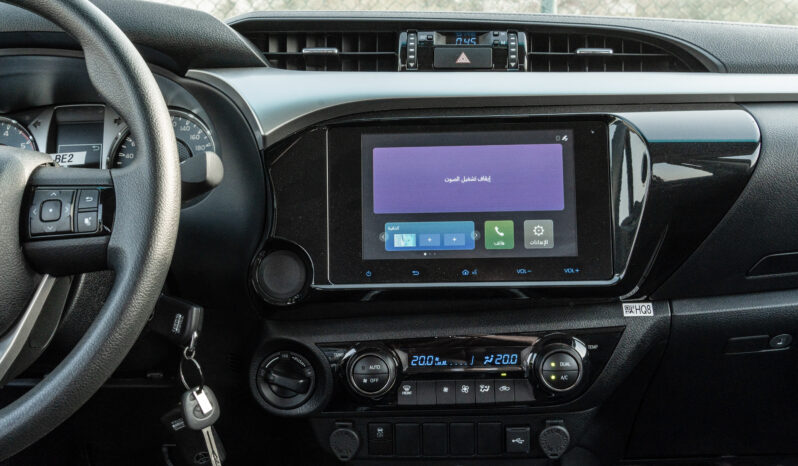 
2025 Toyota Hilux SGLX 2.4L MT Diesel (White-Black) full									