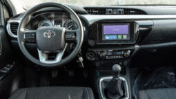 
2025 Toyota Hilux SGLX 2.4L MT Diesel (White-Black) full									